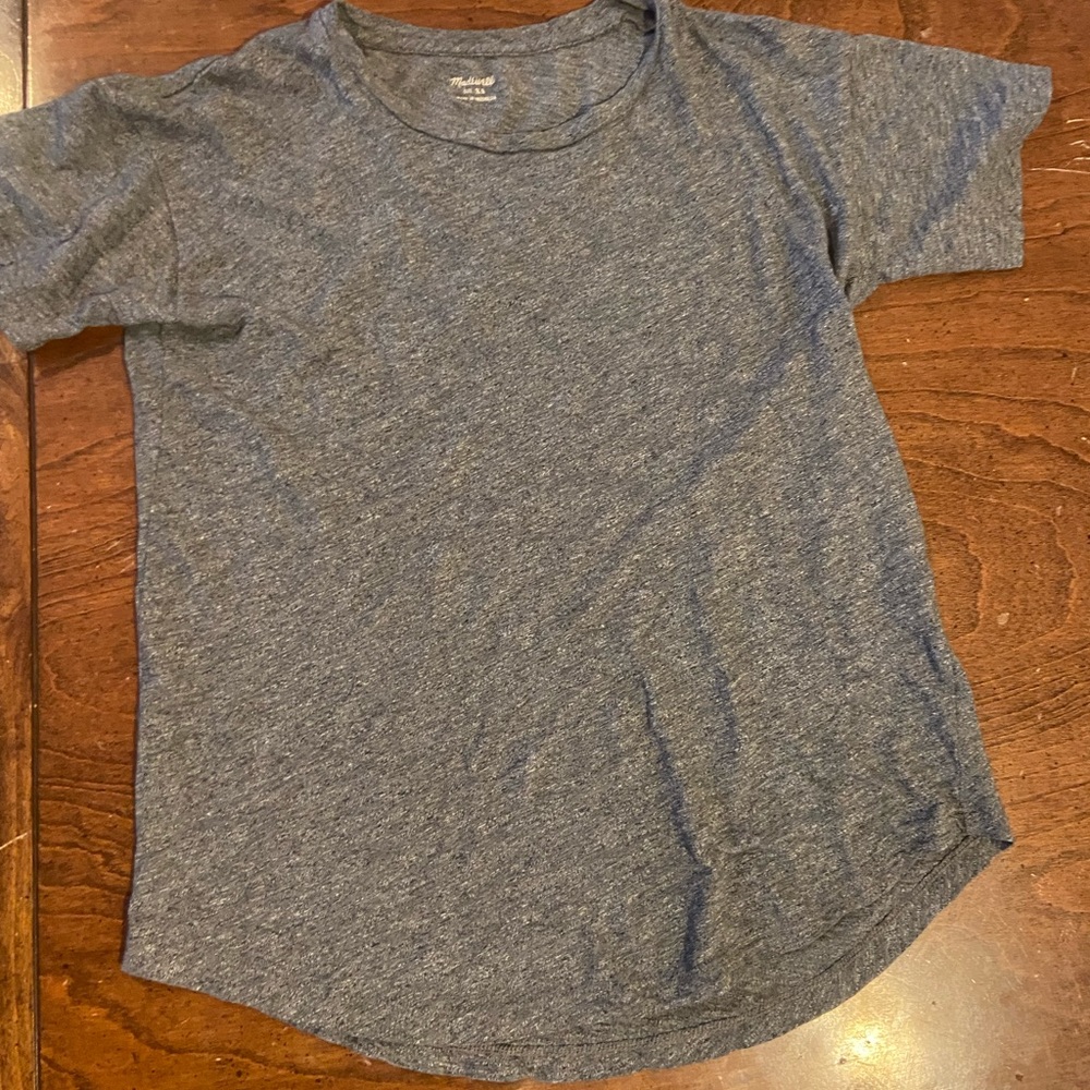 plain gray T-shirt
